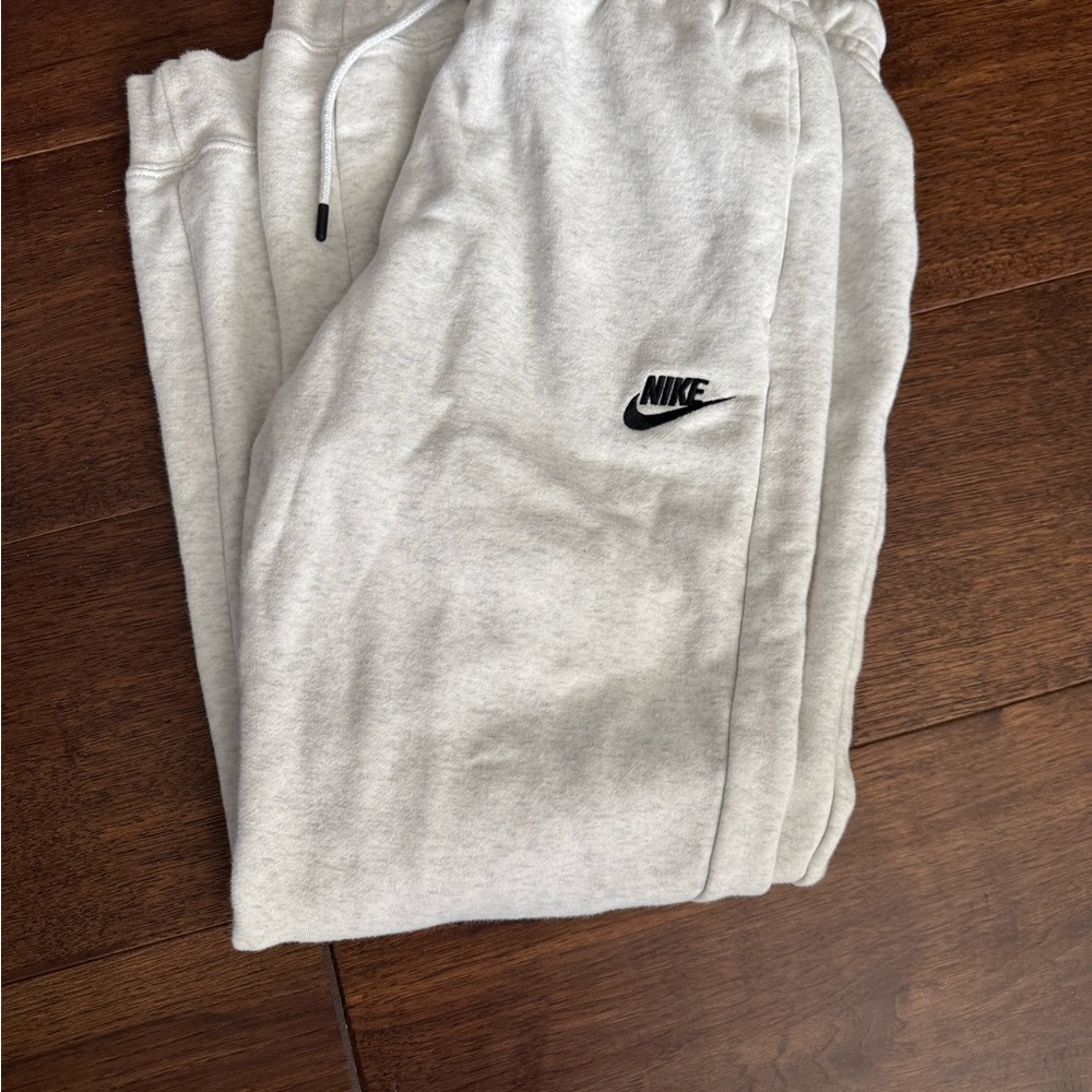 Nike Women's Gray Sweatpants